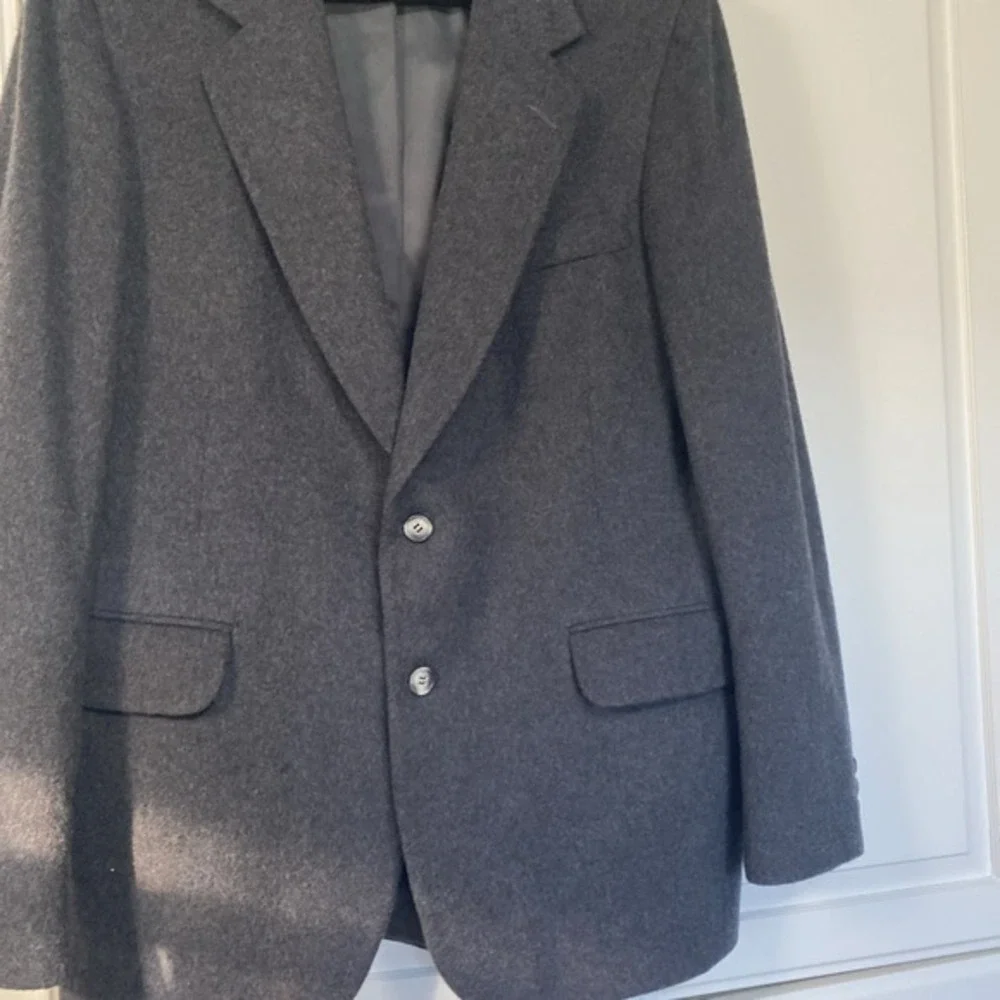 Wool & Cashmere Men's Suit Jkt 43,‎ 31 L, 38 Shoulder, 40 Waist. 3631